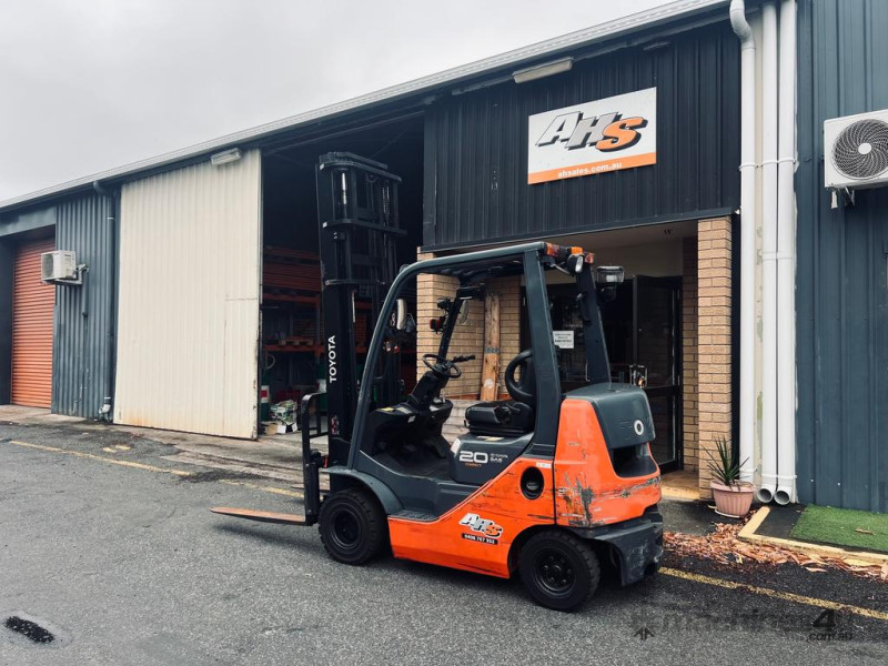 Toyota Diesel Forklift Model 8FDK20